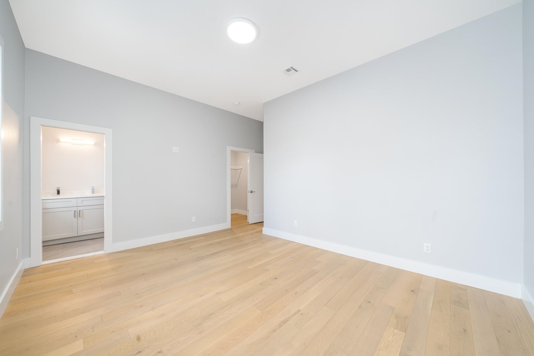 182 HANCOCK AVE Unit: 2