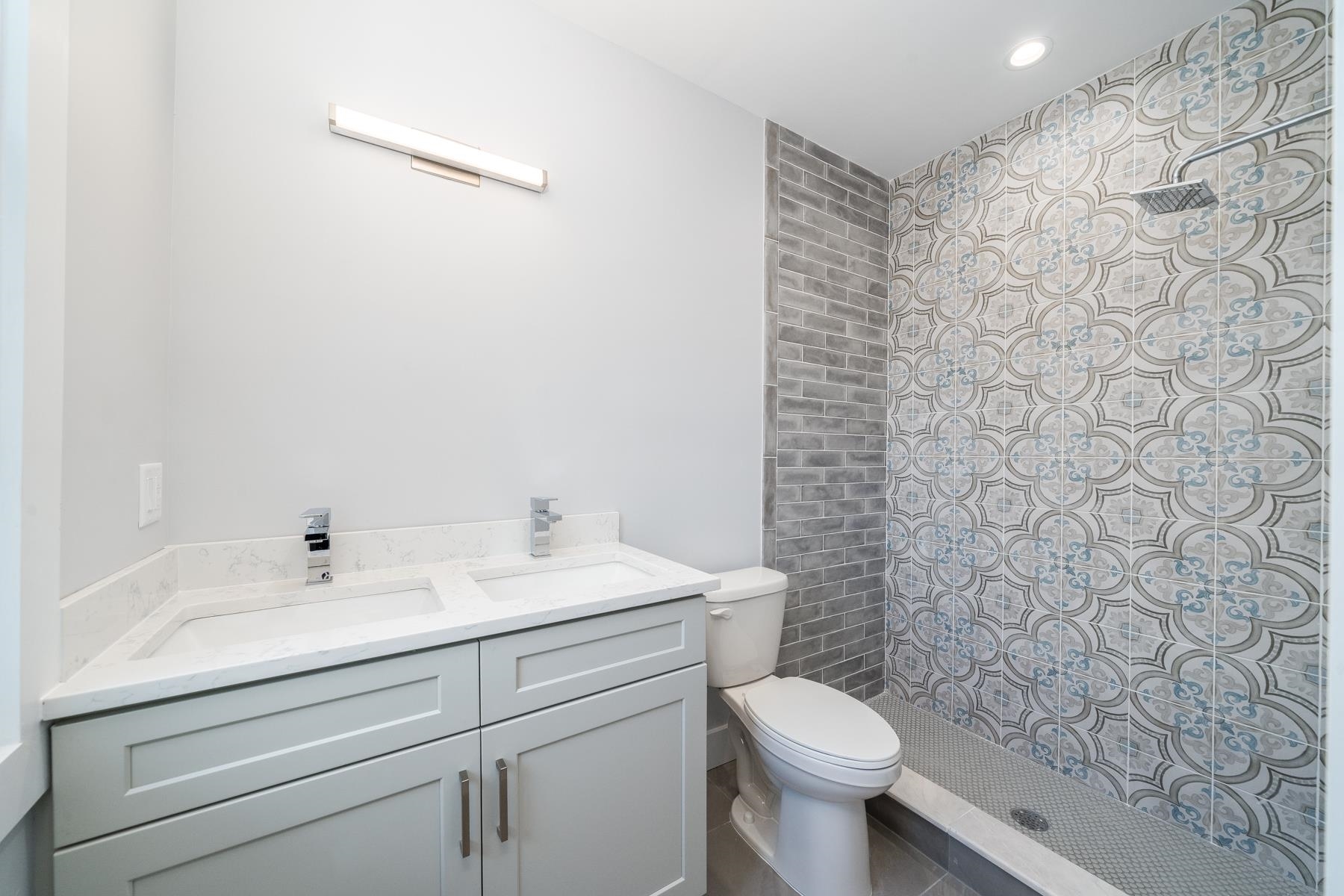 182 HANCOCK AVE Unit: 2