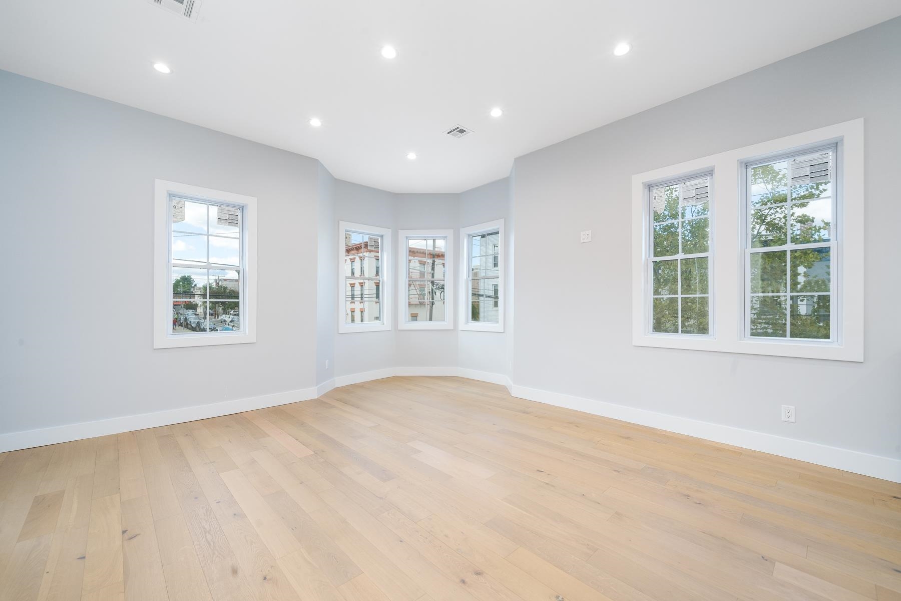 182 HANCOCK AVE Unit: 2