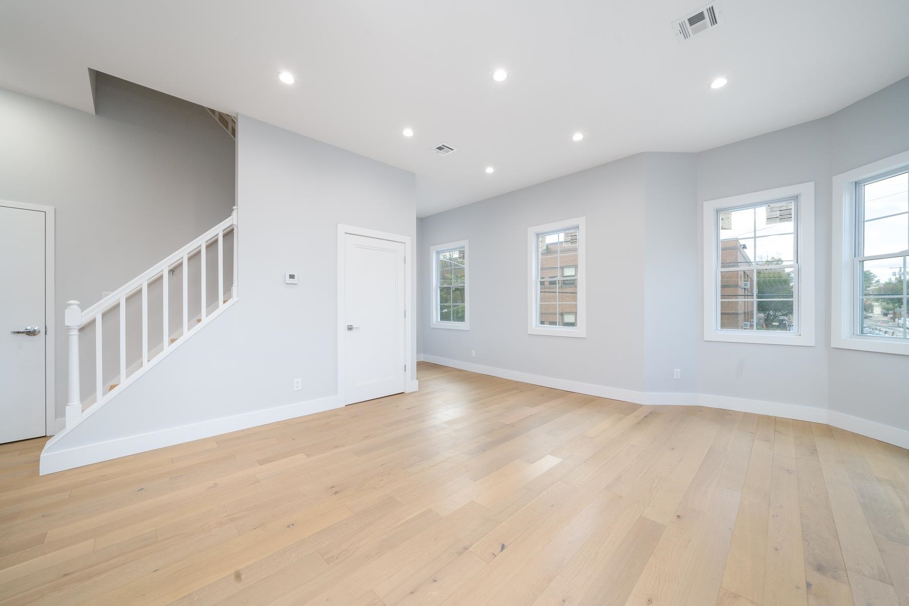 182 HANCOCK AVE Unit: 2