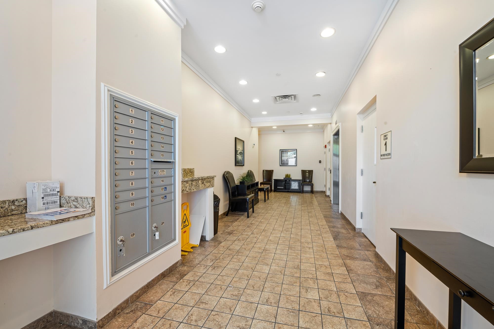 71 NORTH ST Unit: 204
