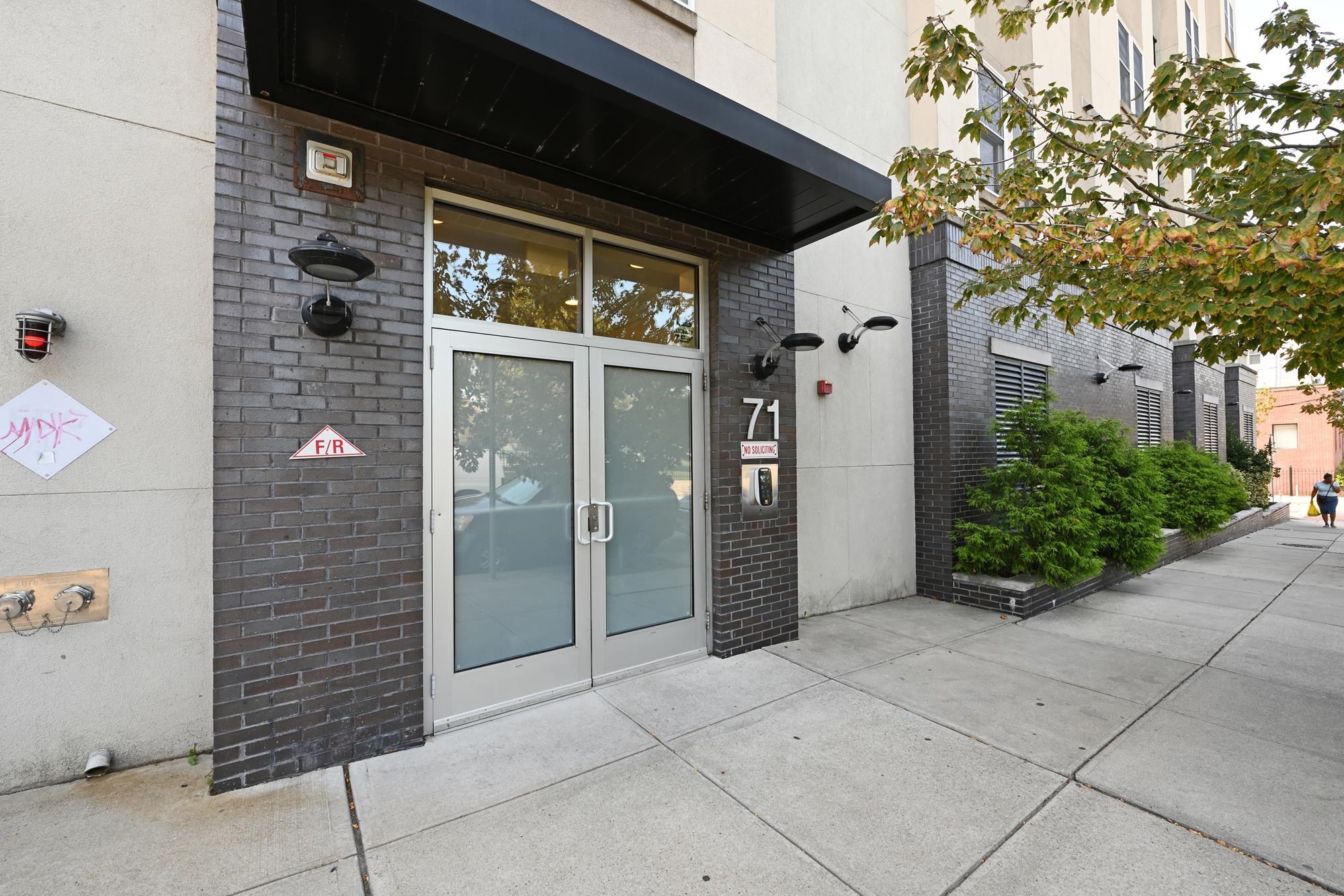 71 NORTH ST Unit: 204