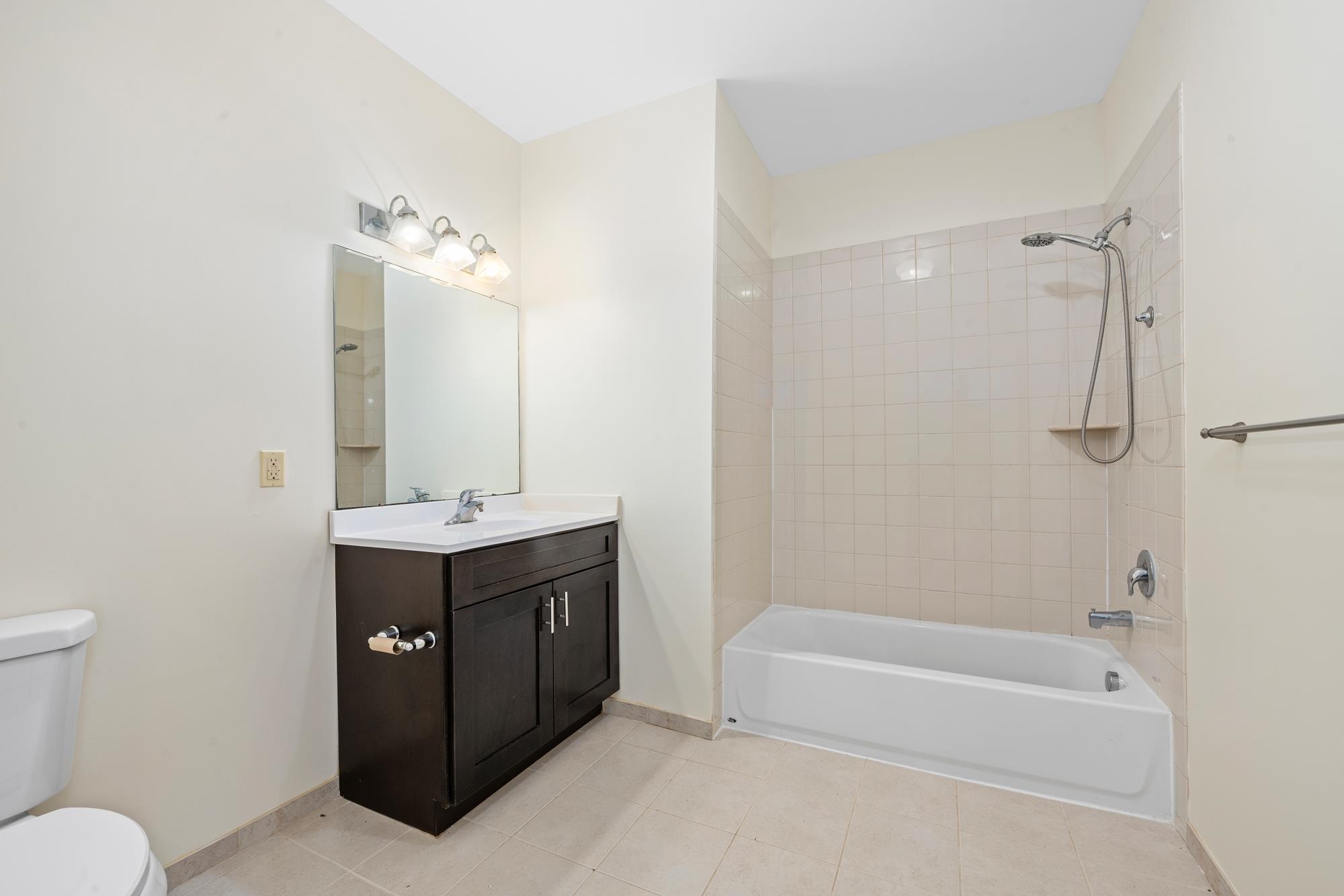 71 NORTH ST Unit: 204