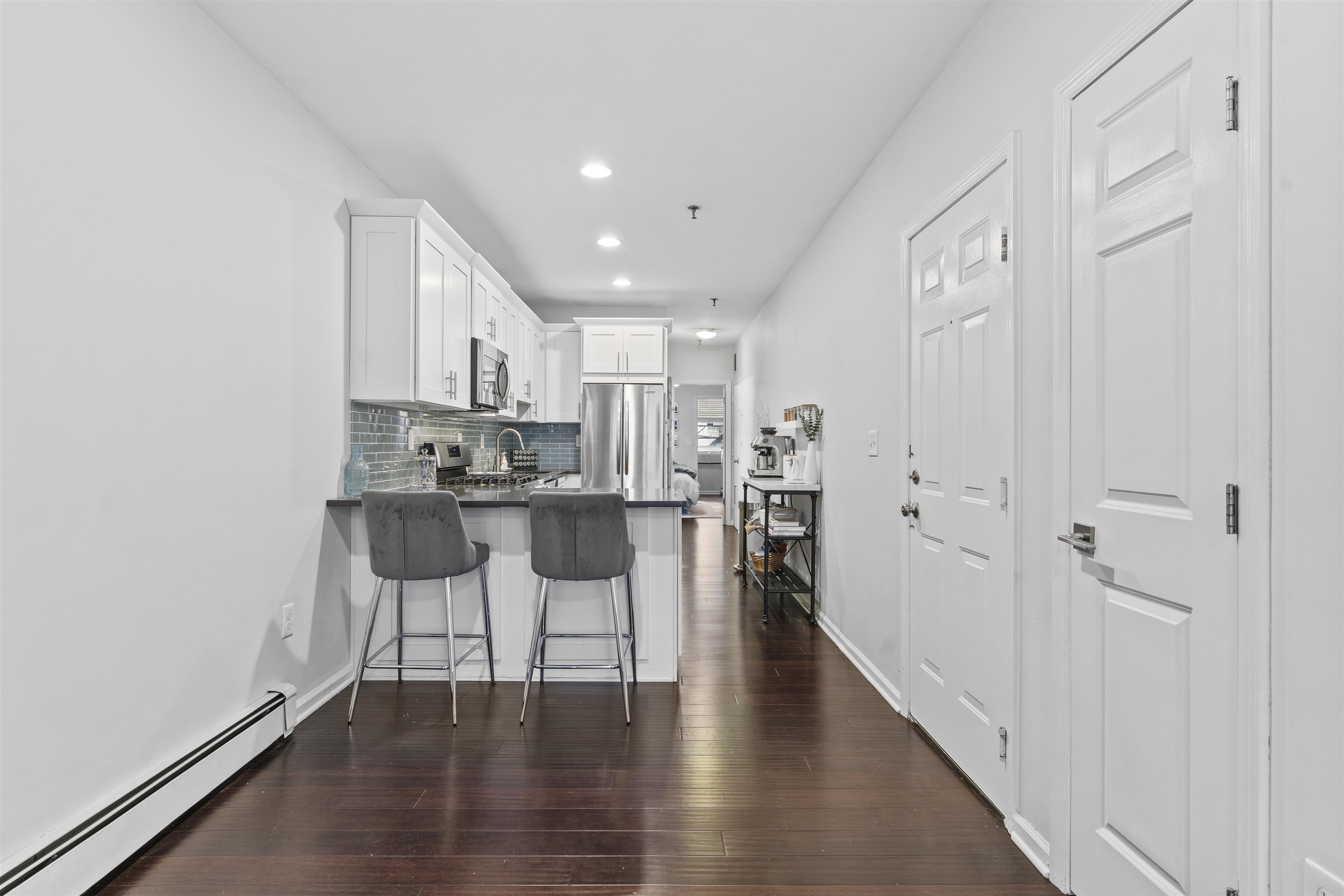218 WILLOW AVE Unit: 2L
