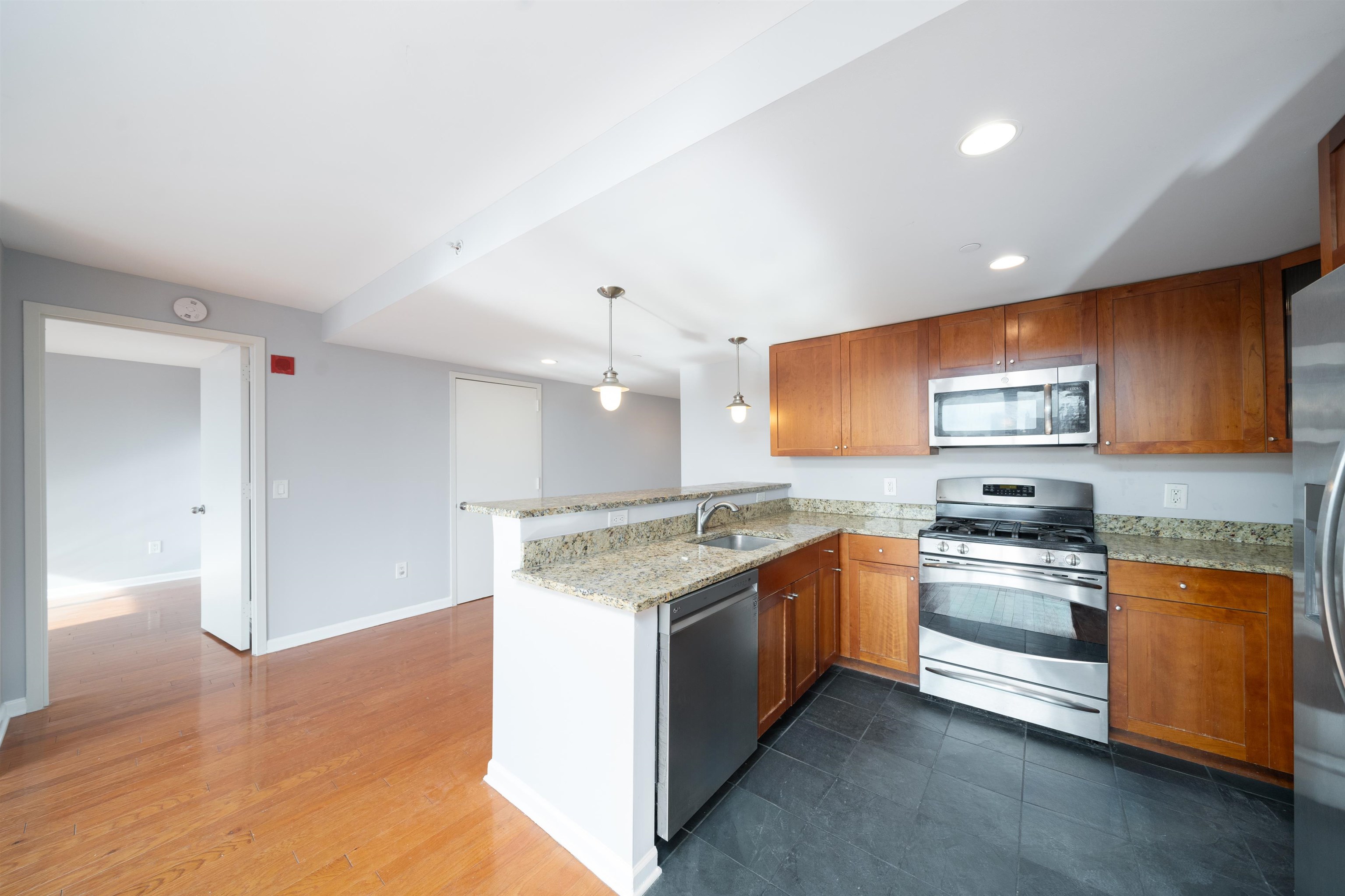 700 GROVE ST Unit: 10H
