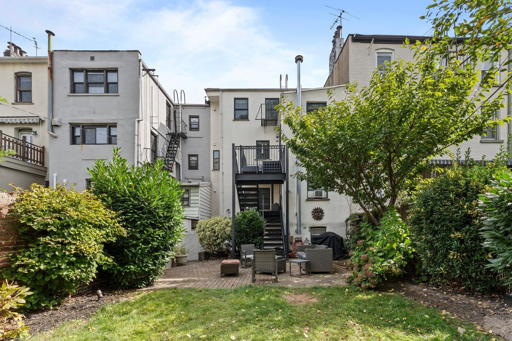 326 PARK AVE Unit: 2