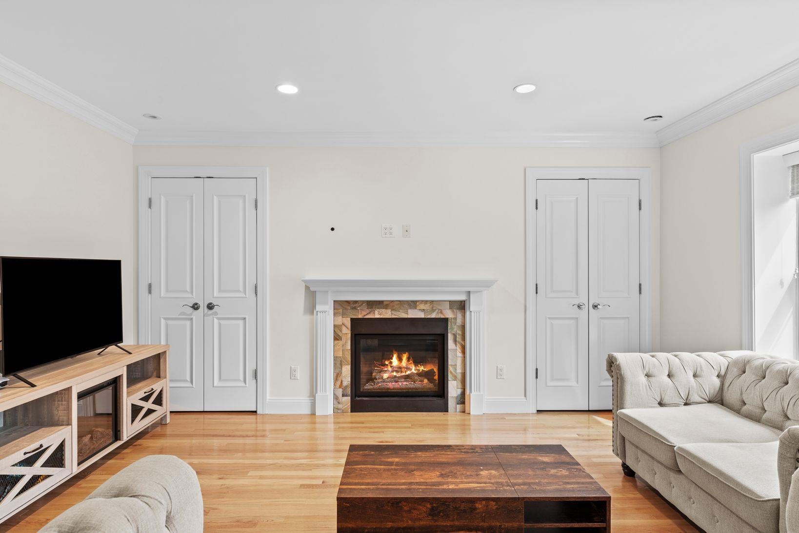 326 PARK AVE Unit: 2