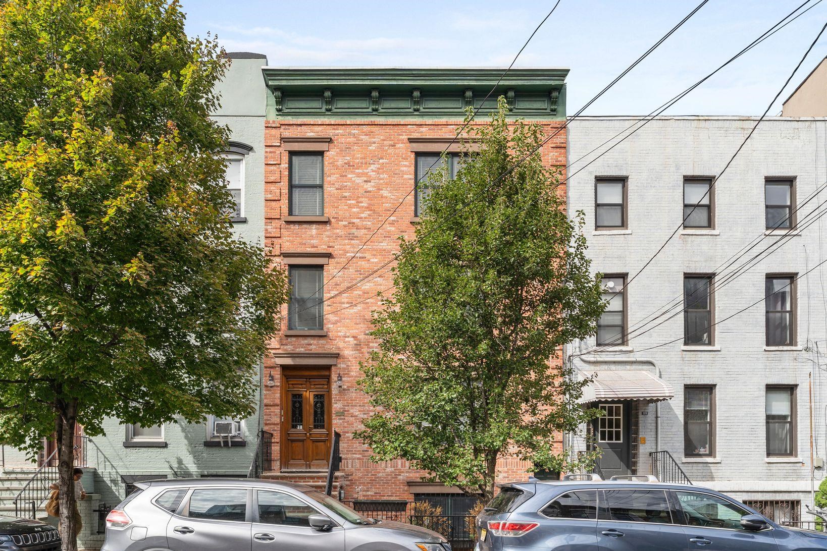 326 PARK AVE Unit: 2