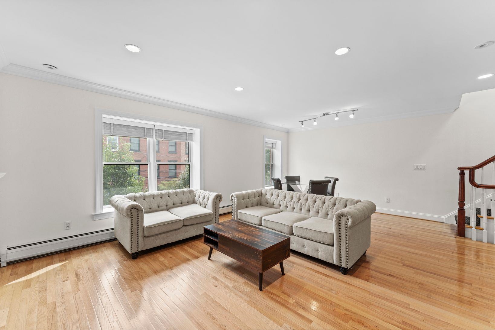 326 PARK AVE Unit: 2