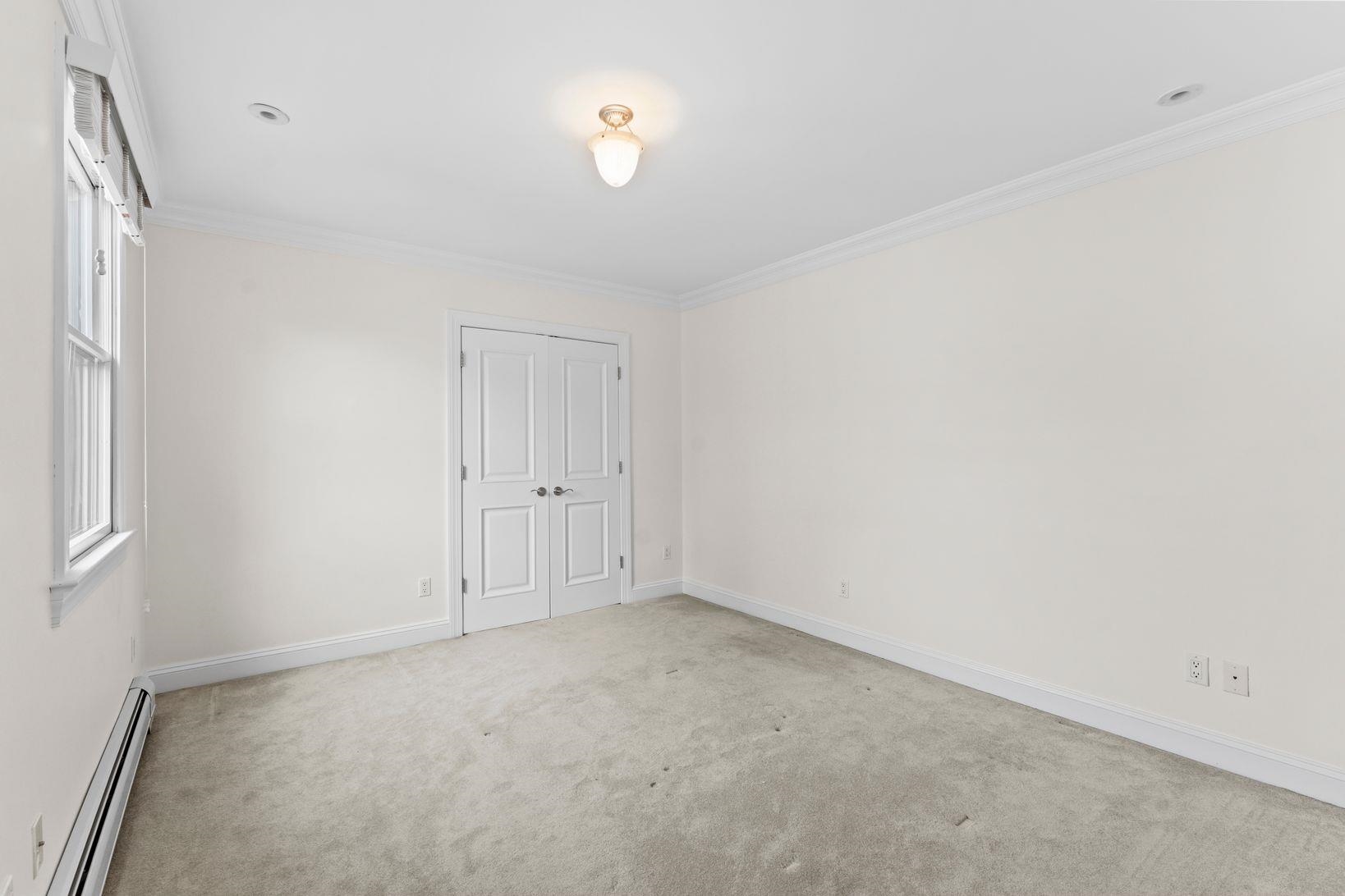 326 PARK AVE Unit: 2