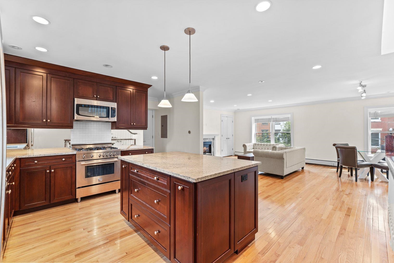 326 PARK AVE Unit: 2