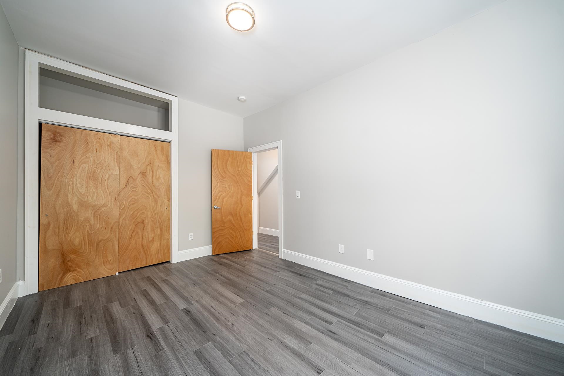 213 OGDEN AVE Unit: 1