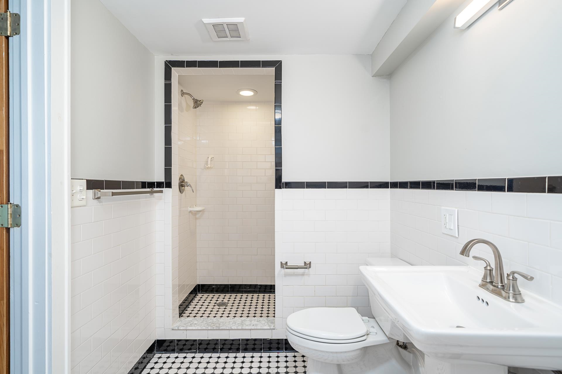 213 OGDEN AVE Unit: 1