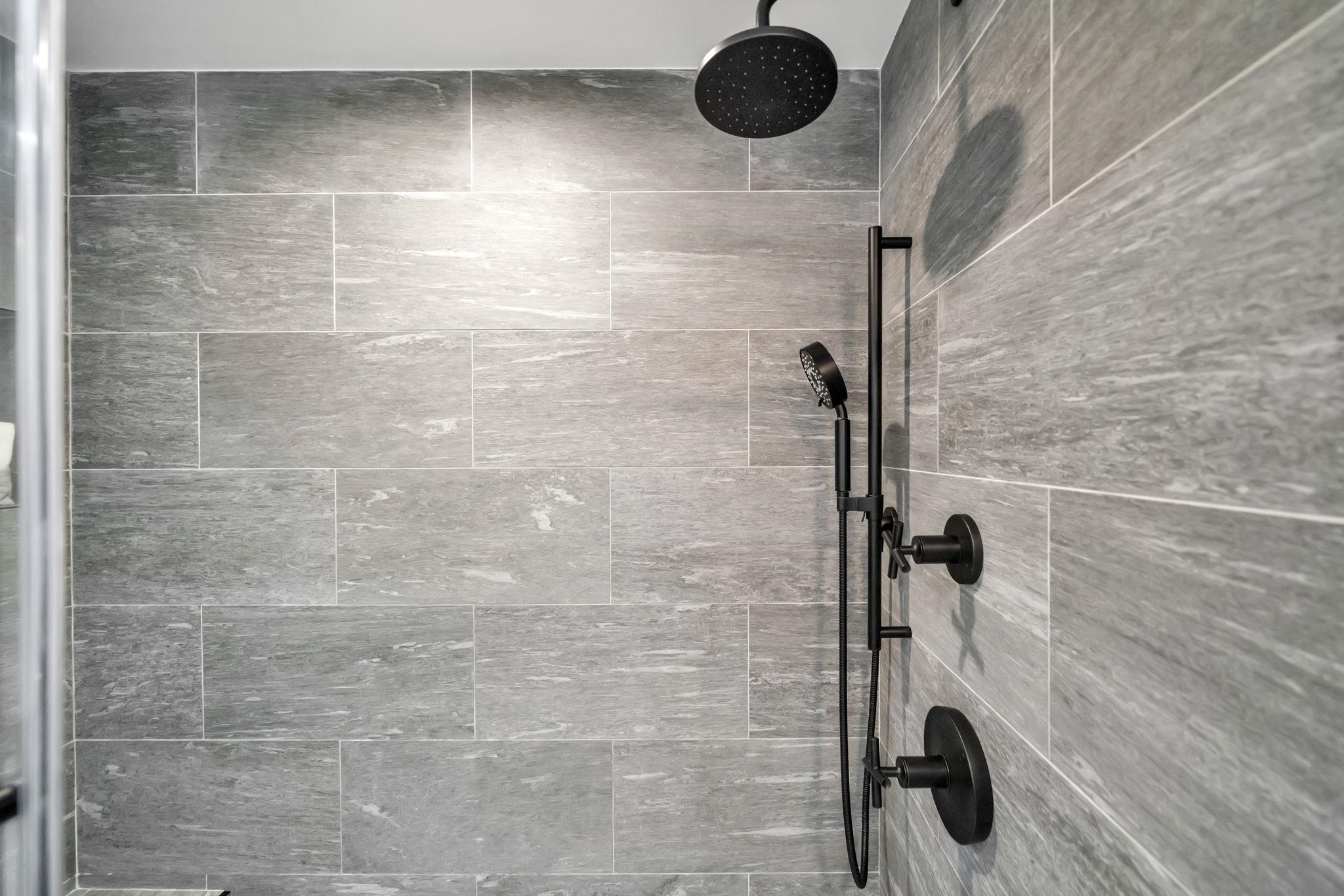 222 GRAND ST Unit: 1F