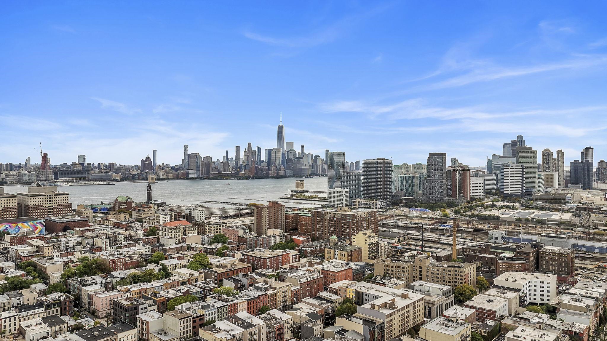 222 GRAND ST Unit: 1F