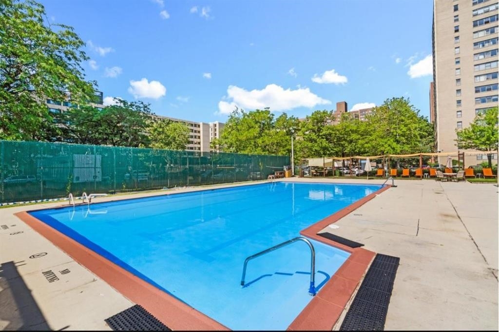 10 HURON AVE Unit: 17F