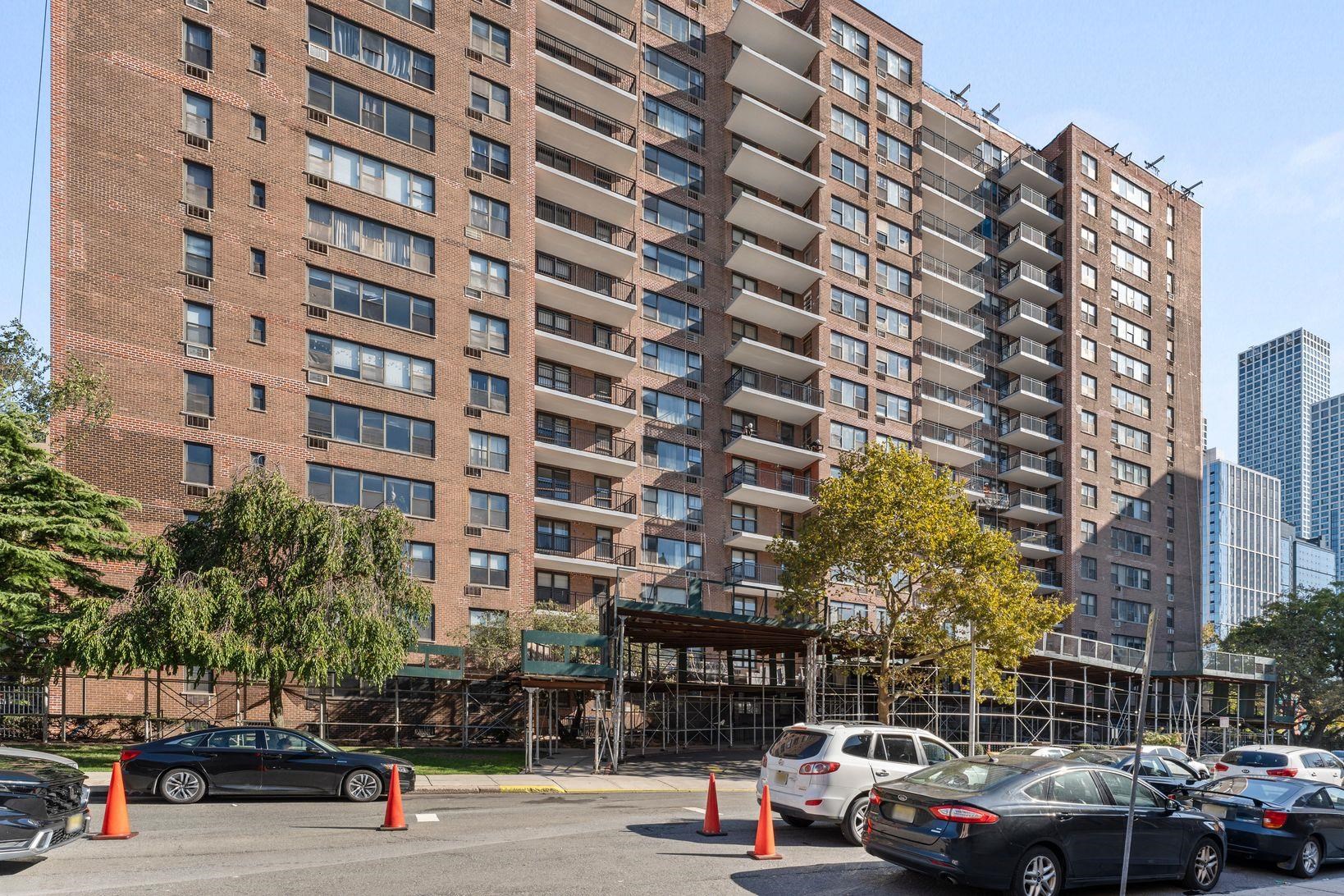 10 HURON AVE Unit: 17F