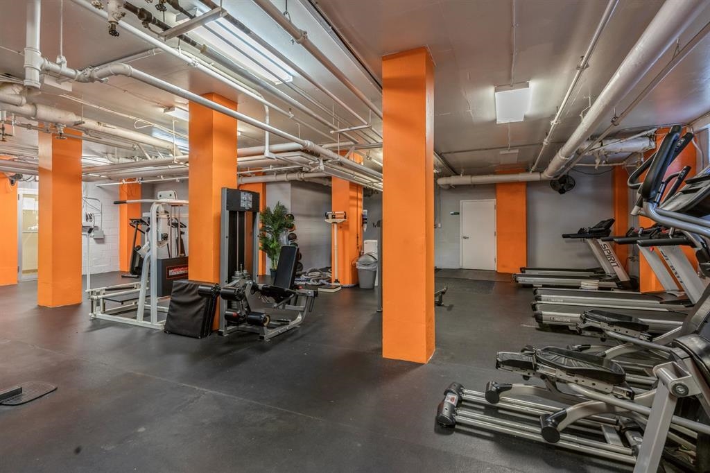 10 HURON AVE Unit: 17F