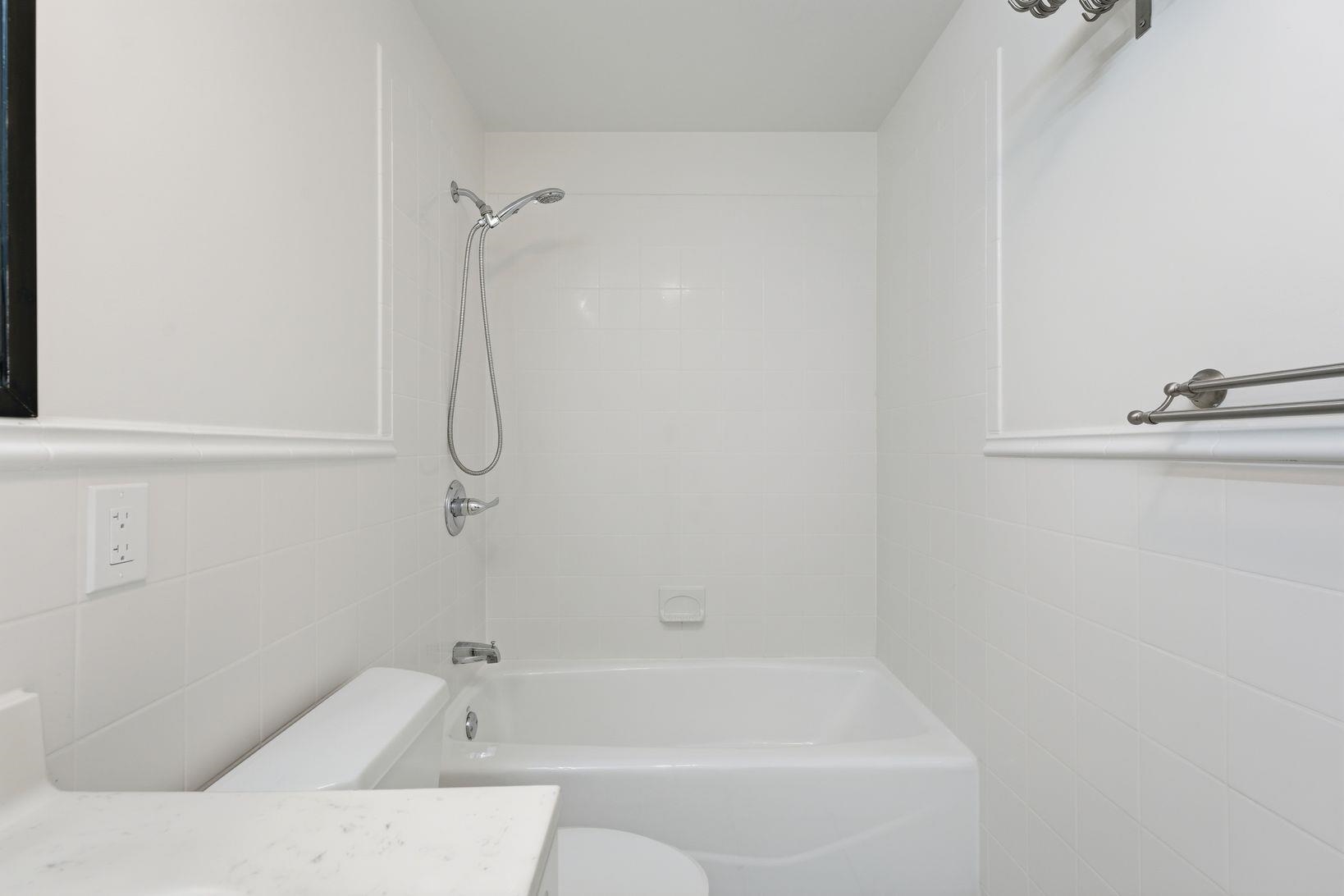 86 CLINTON ST Unit: 3