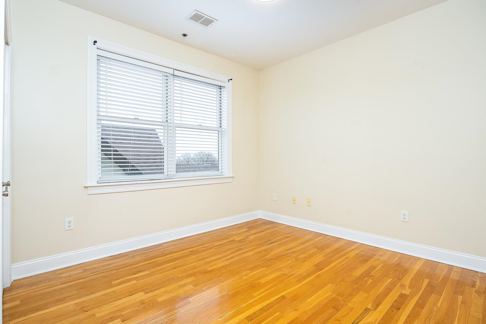 528 47TH ST Unit: 4A