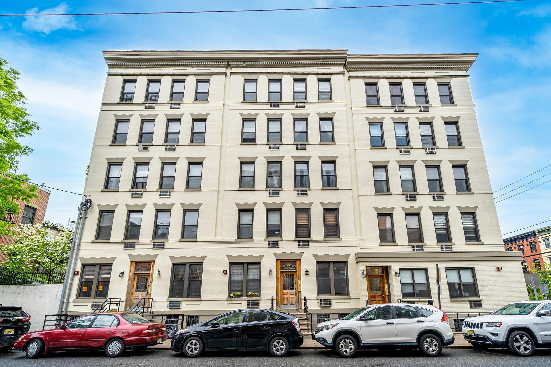 257 12TH ST Unit: 2B