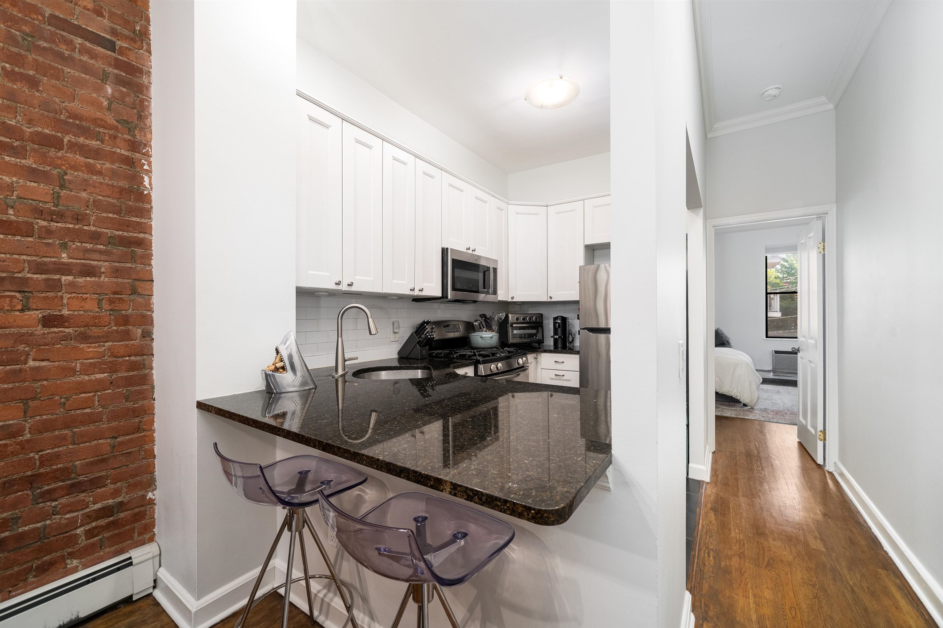 257 12TH ST Unit: 2B