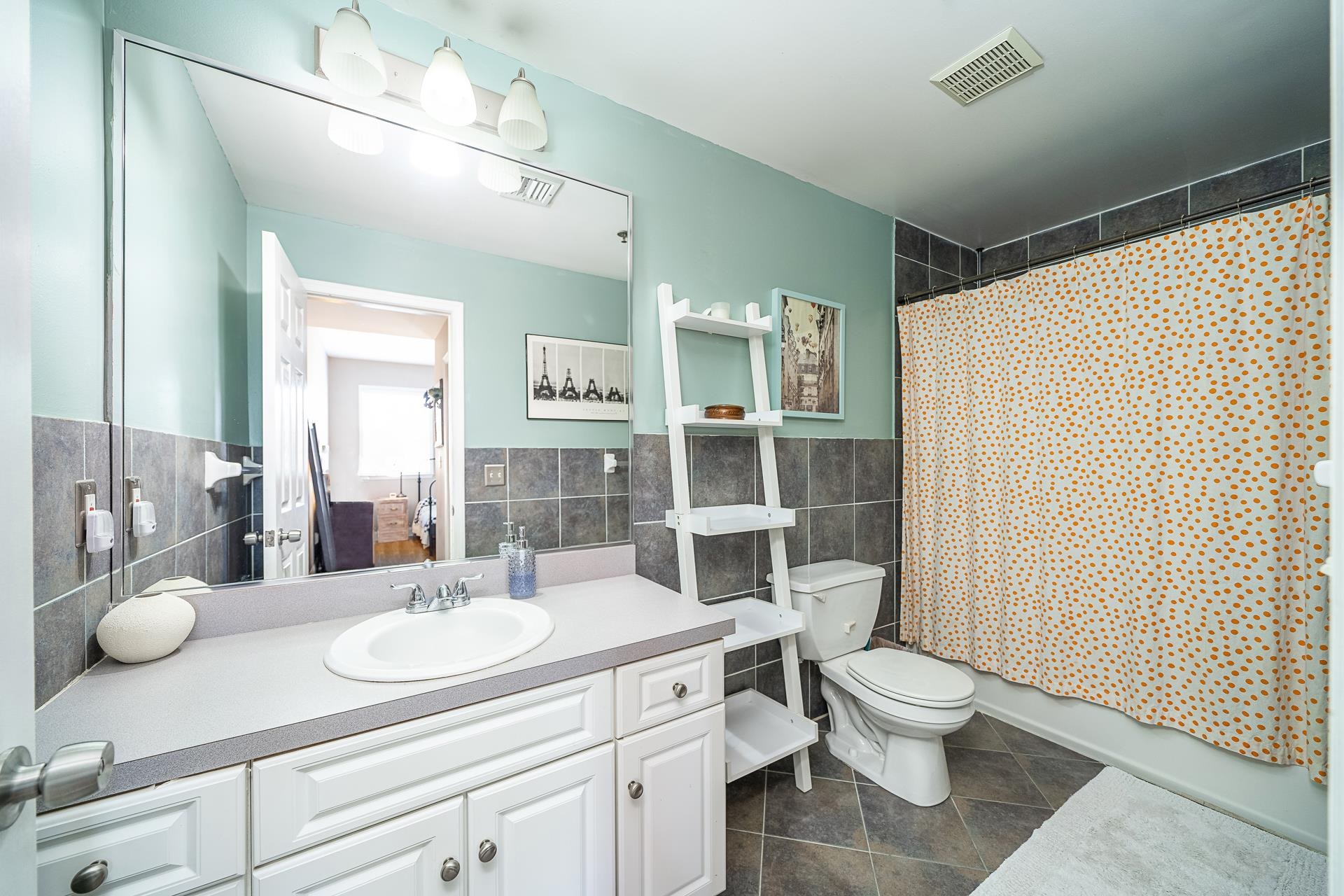 233 MONROE ST Unit: 4N