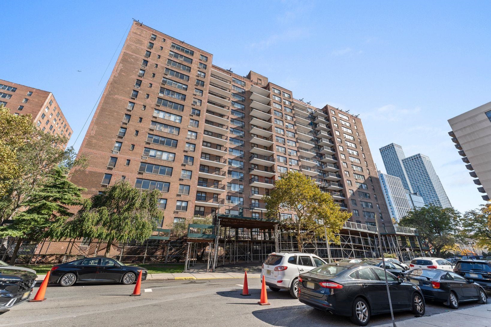 10 HURON AVE Unit: 17F