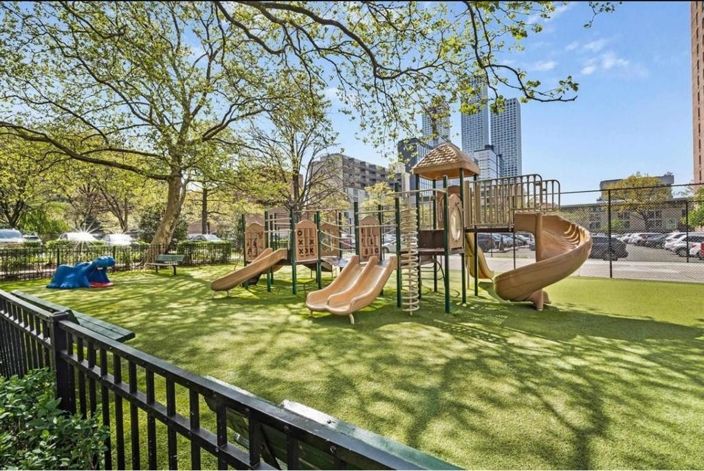 10 HURON AVE Unit: 17F