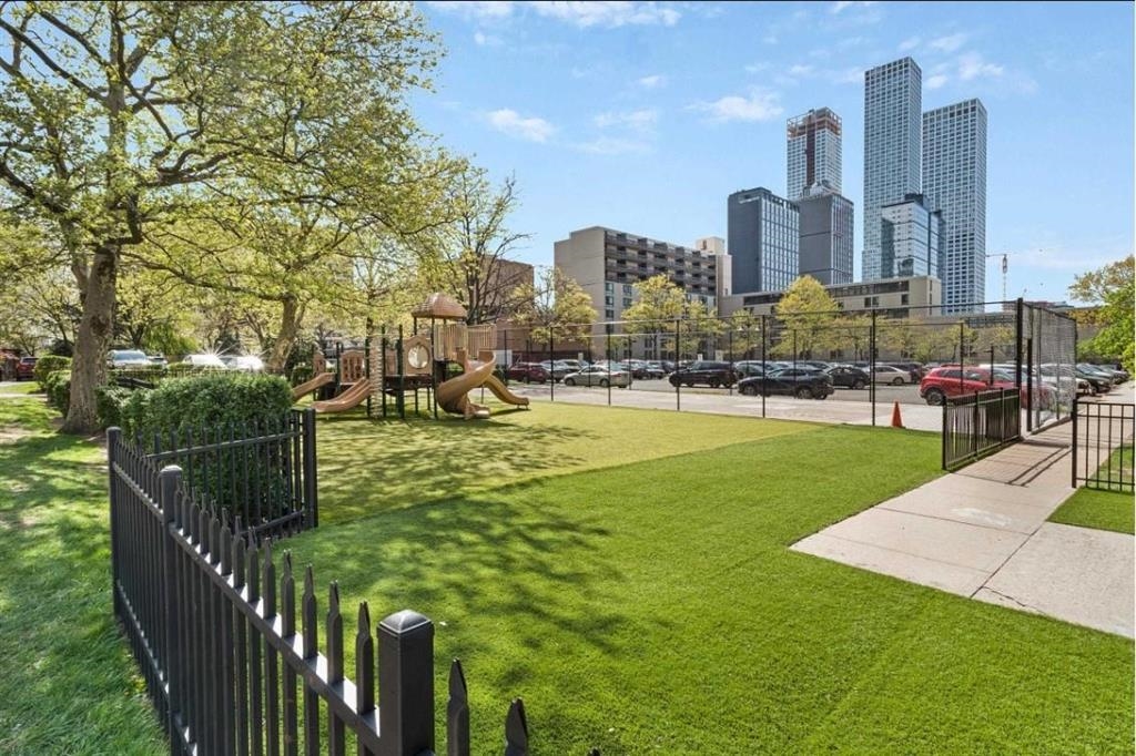 10 HURON AVE Unit: 17F