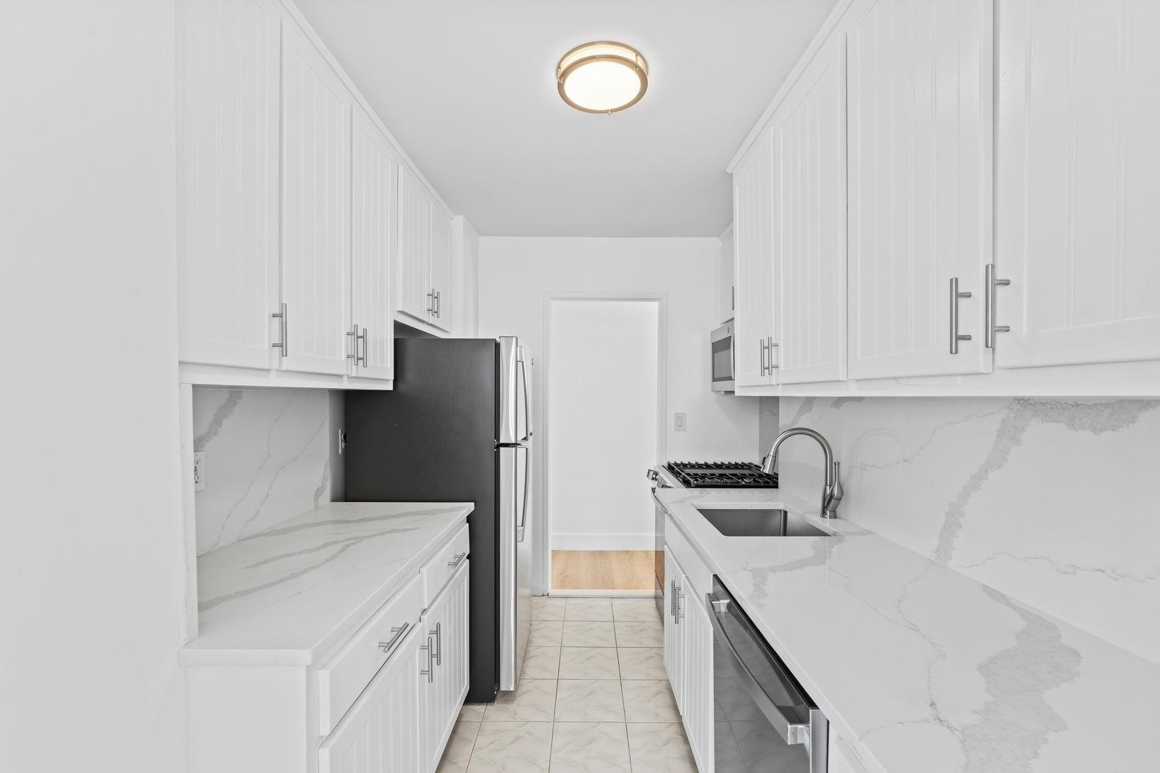 10 HURON AVE Unit: 17F