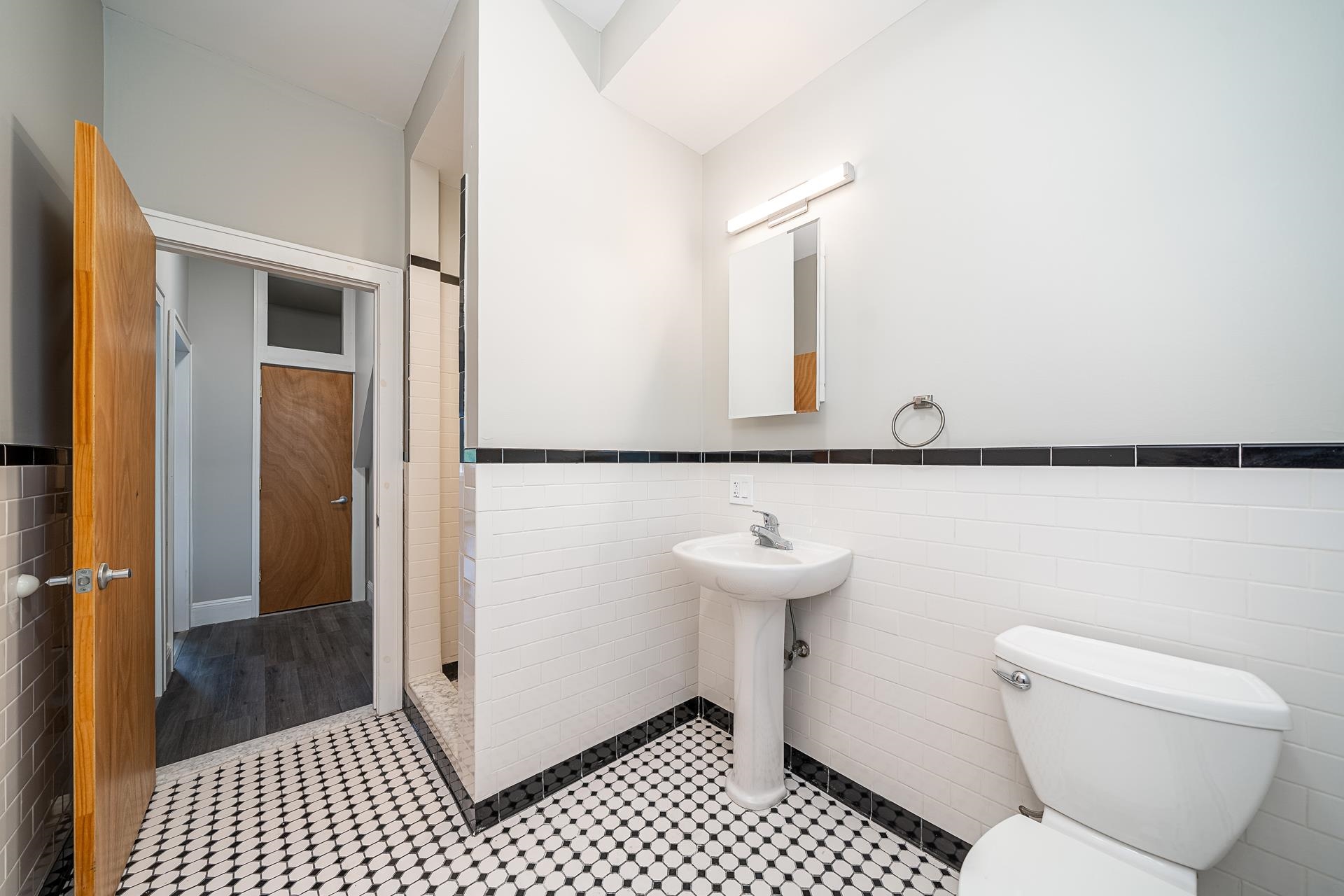 213 OGDEN AVE Unit: 1