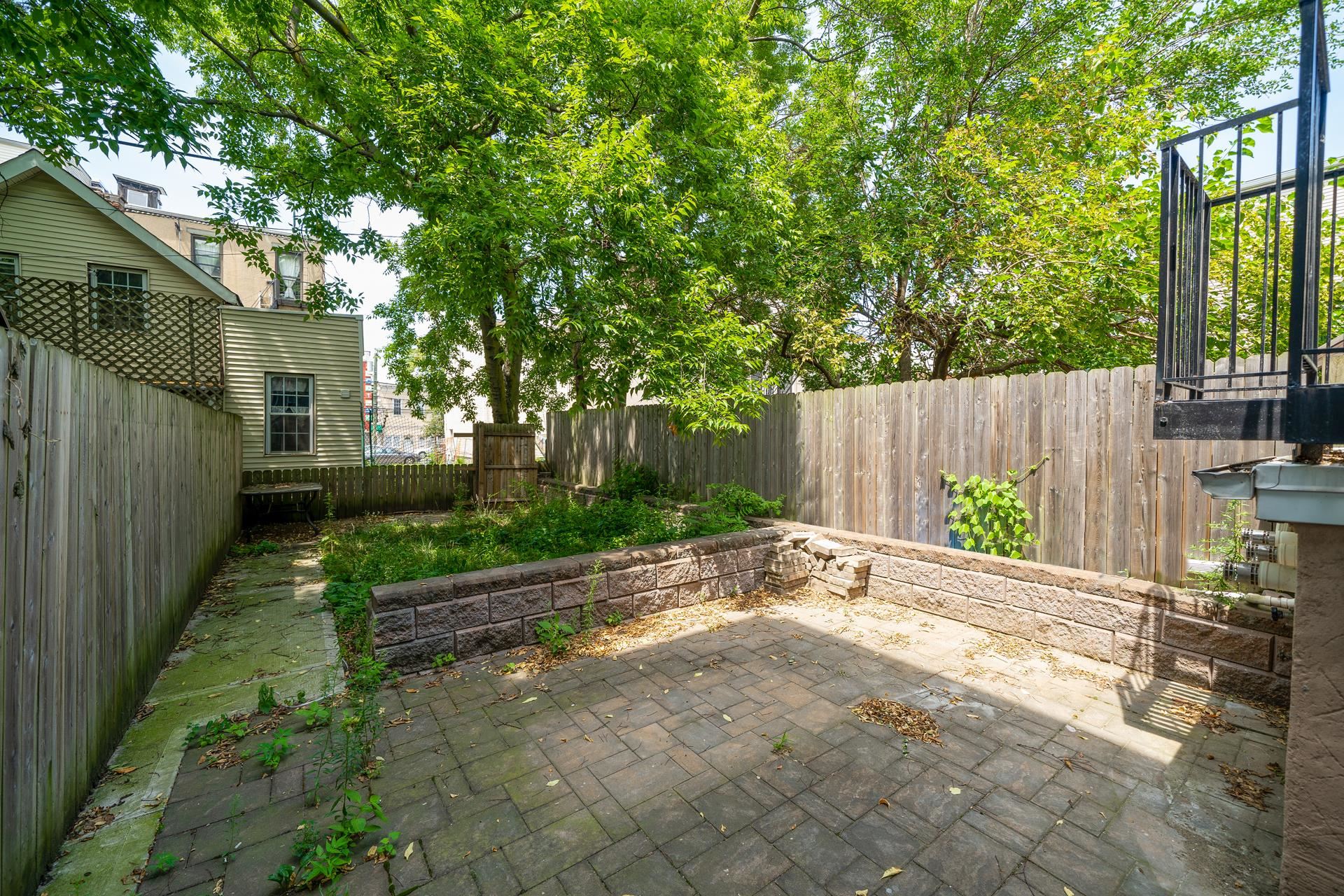 213 OGDEN AVE Unit: 1