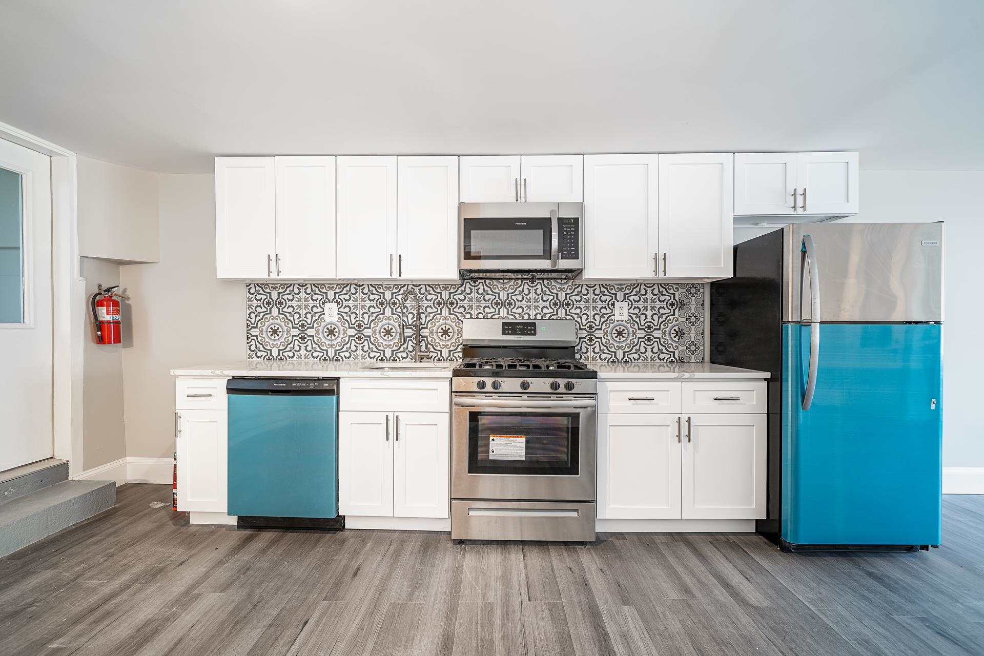 213 OGDEN AVE Unit: 1