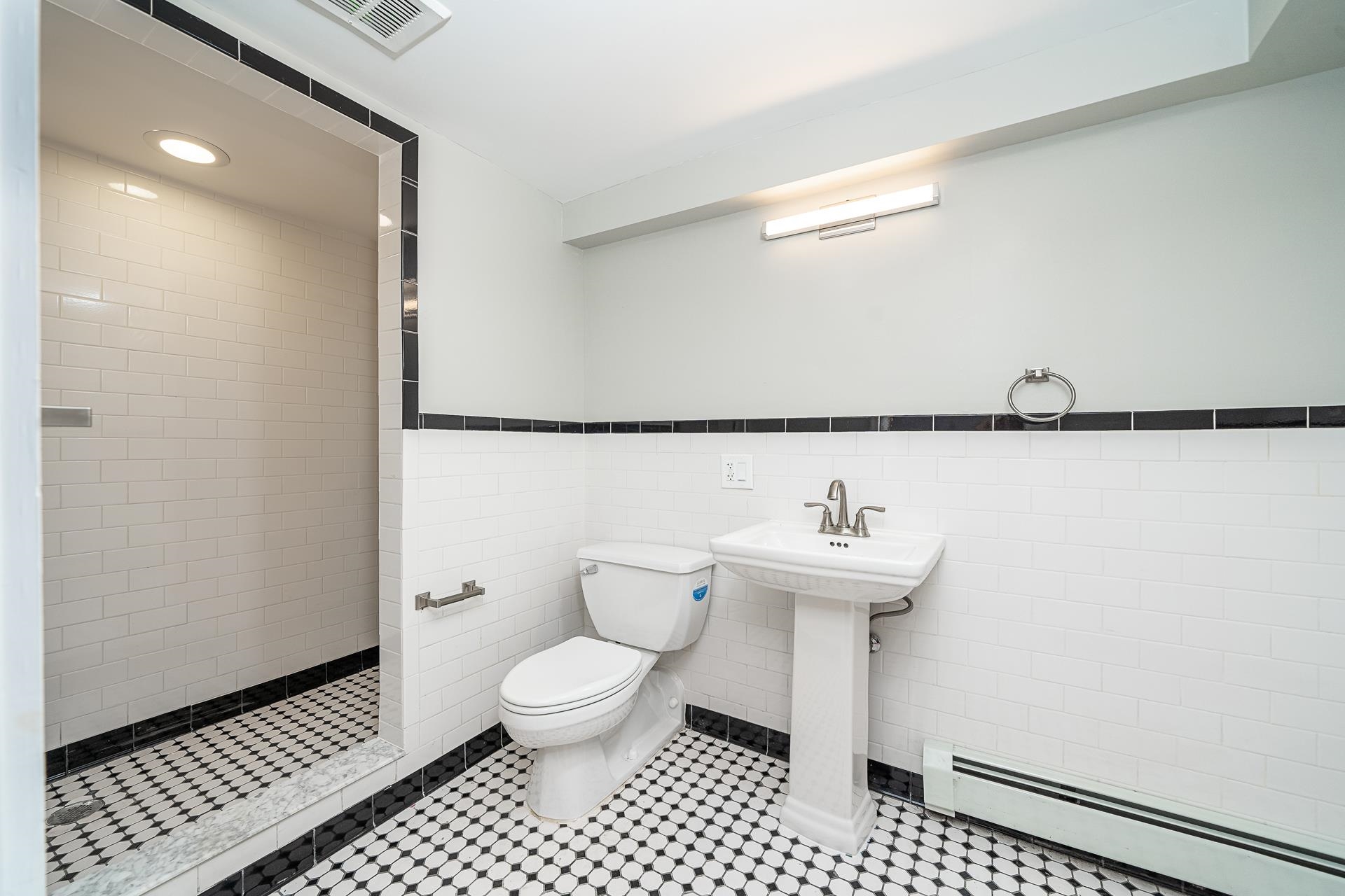 213 OGDEN AVE Unit: 1