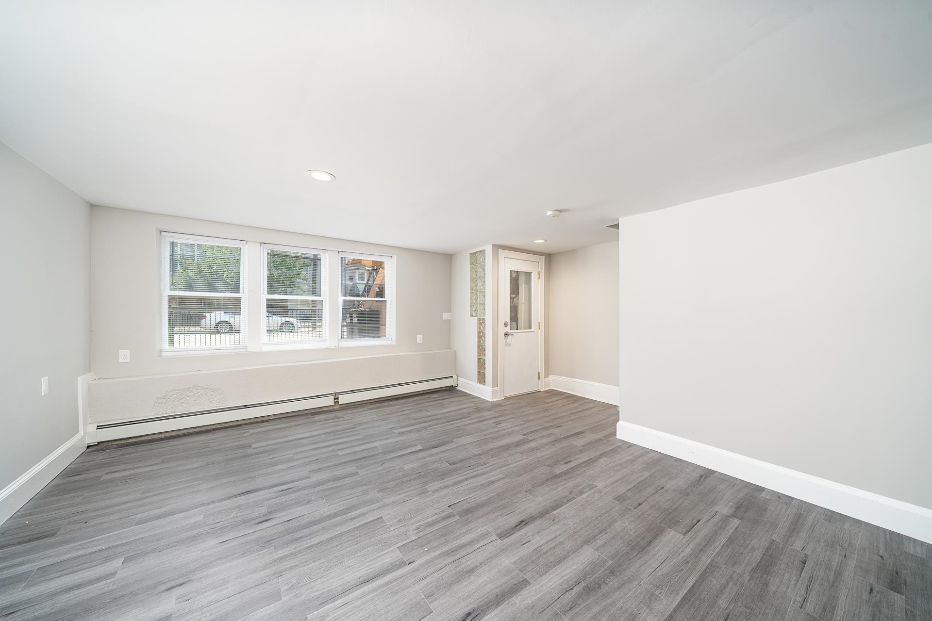 213 OGDEN AVE Unit: 1