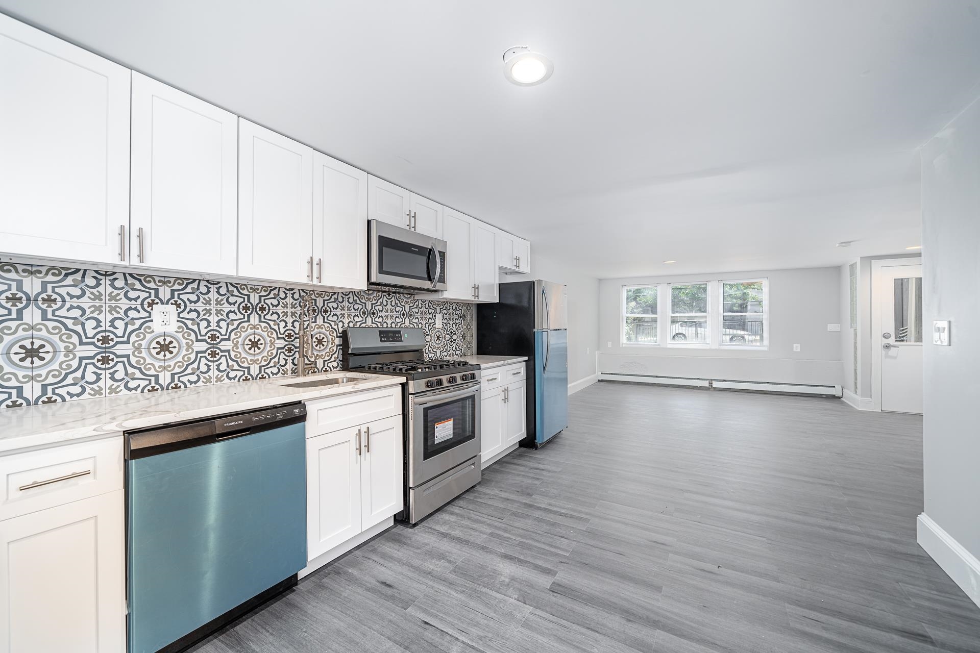 213 OGDEN AVE Unit: 1