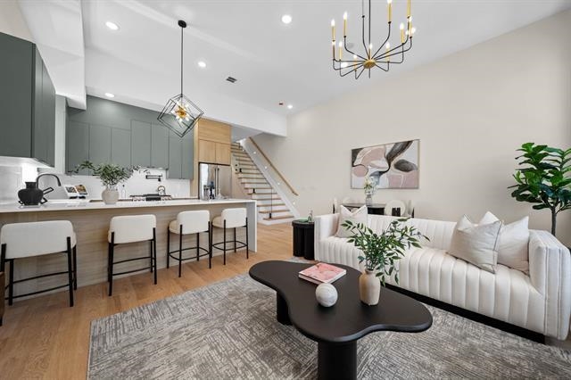 27 GRAHAM ST Unit: 2