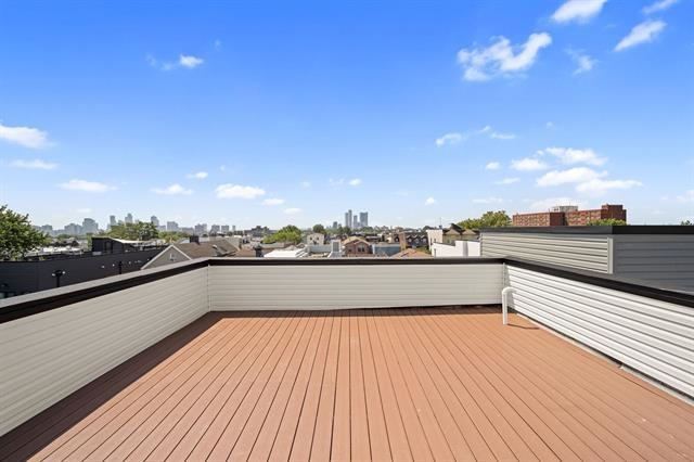 27 GRAHAM ST Unit: 2