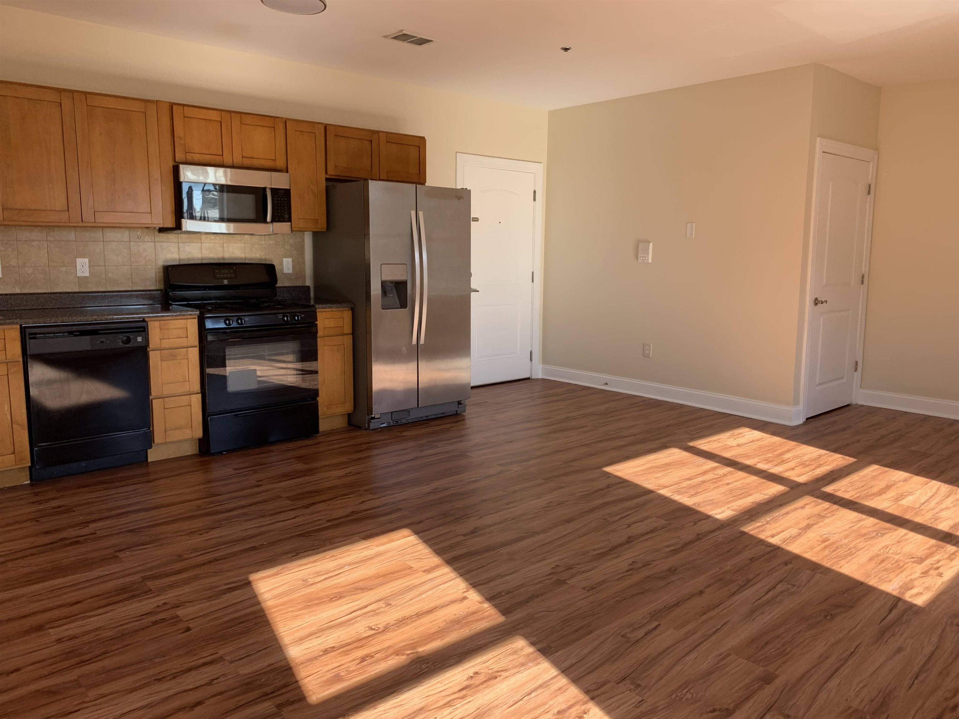 528 47TH ST Unit: 2D