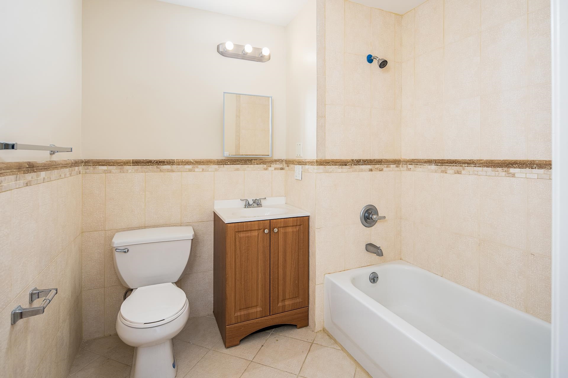 528 47TH ST Unit: 3C