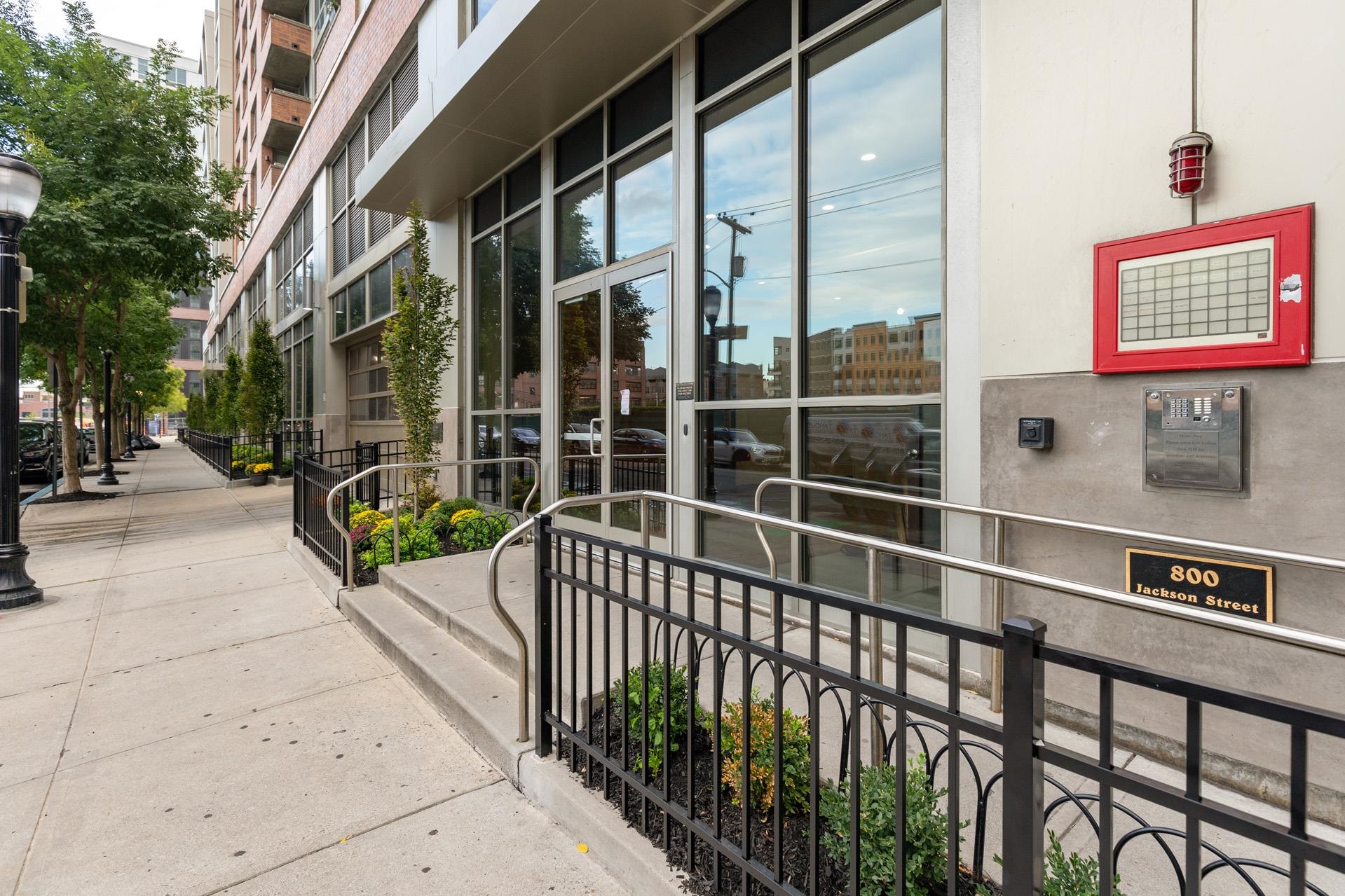 800 JACKSON ST Unit: 904