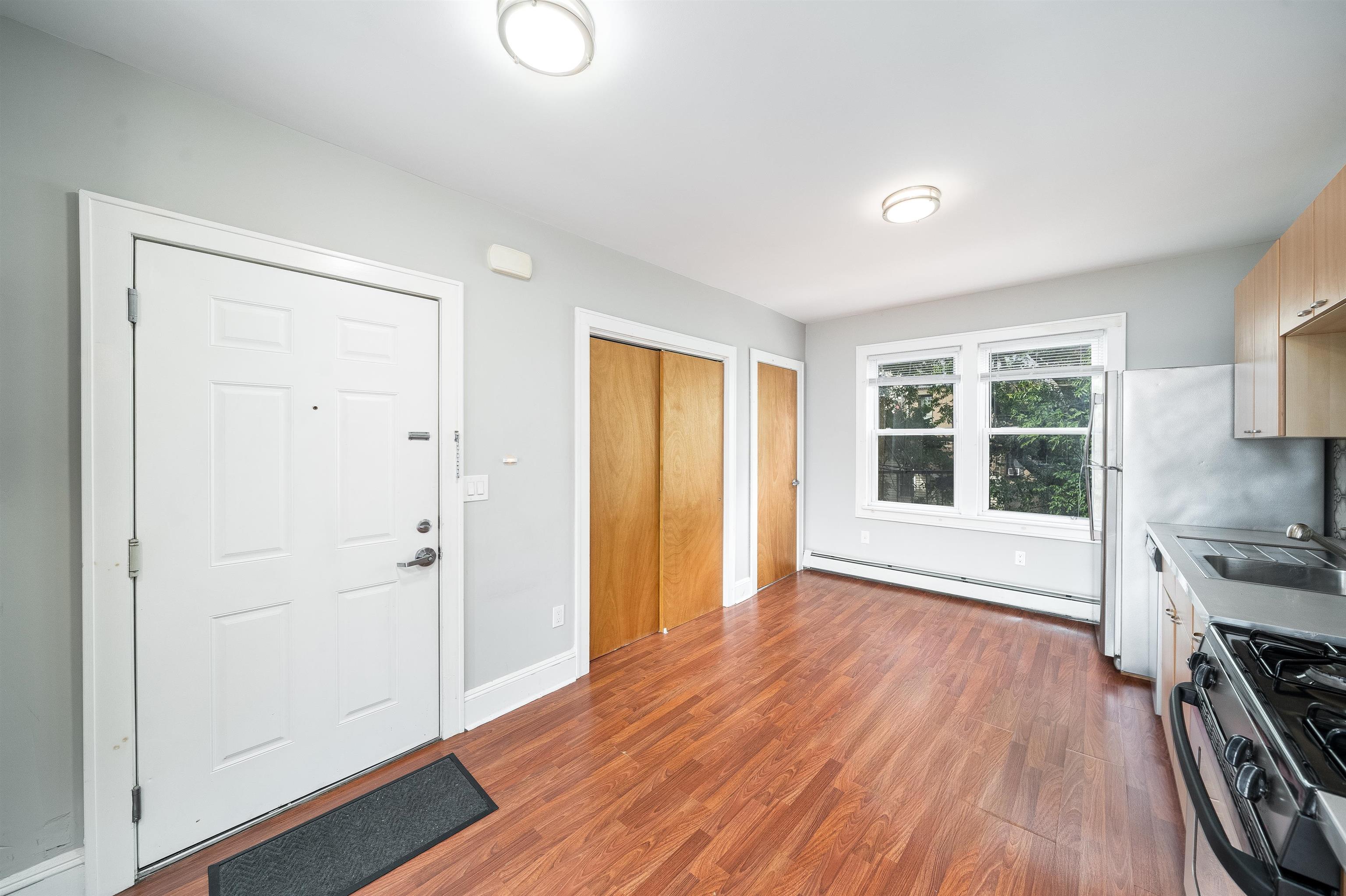 213 OGDEN AVE Unit: 2