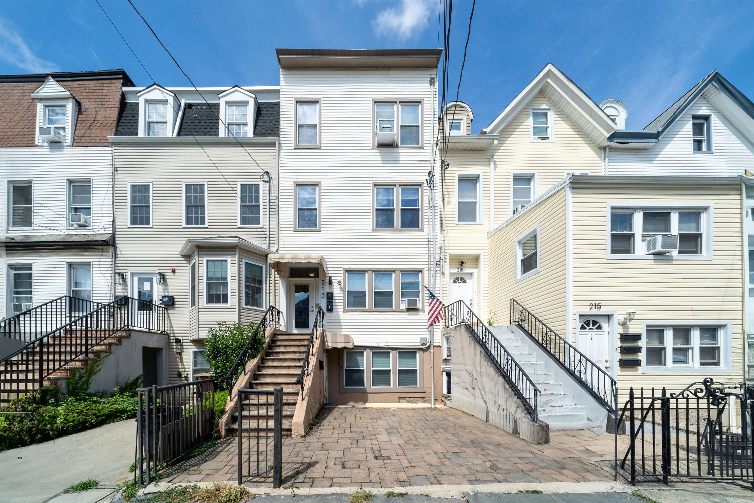 213 OGDEN AVE Unit: 2