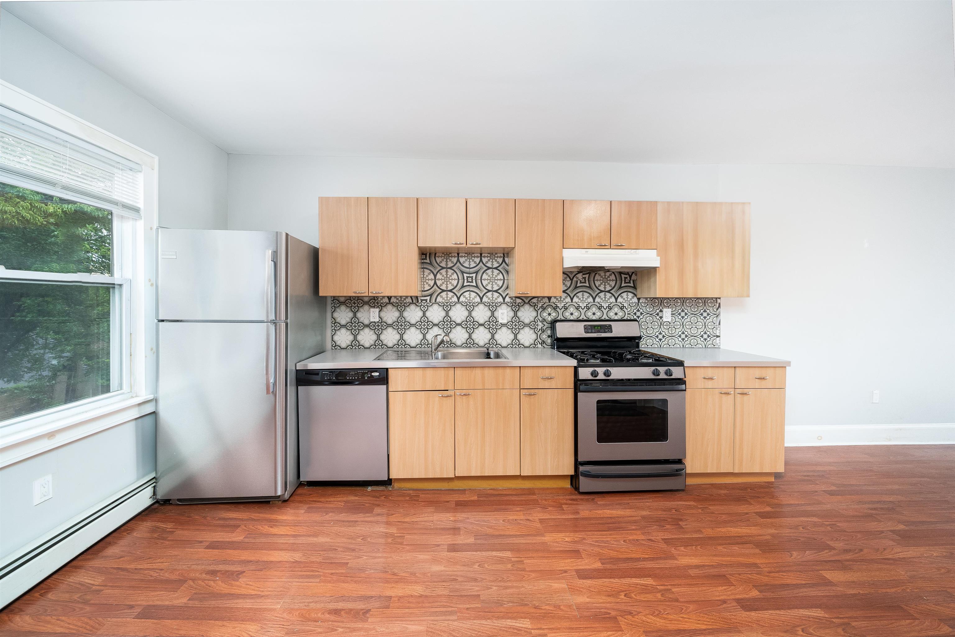 213 OGDEN AVE Unit: 2