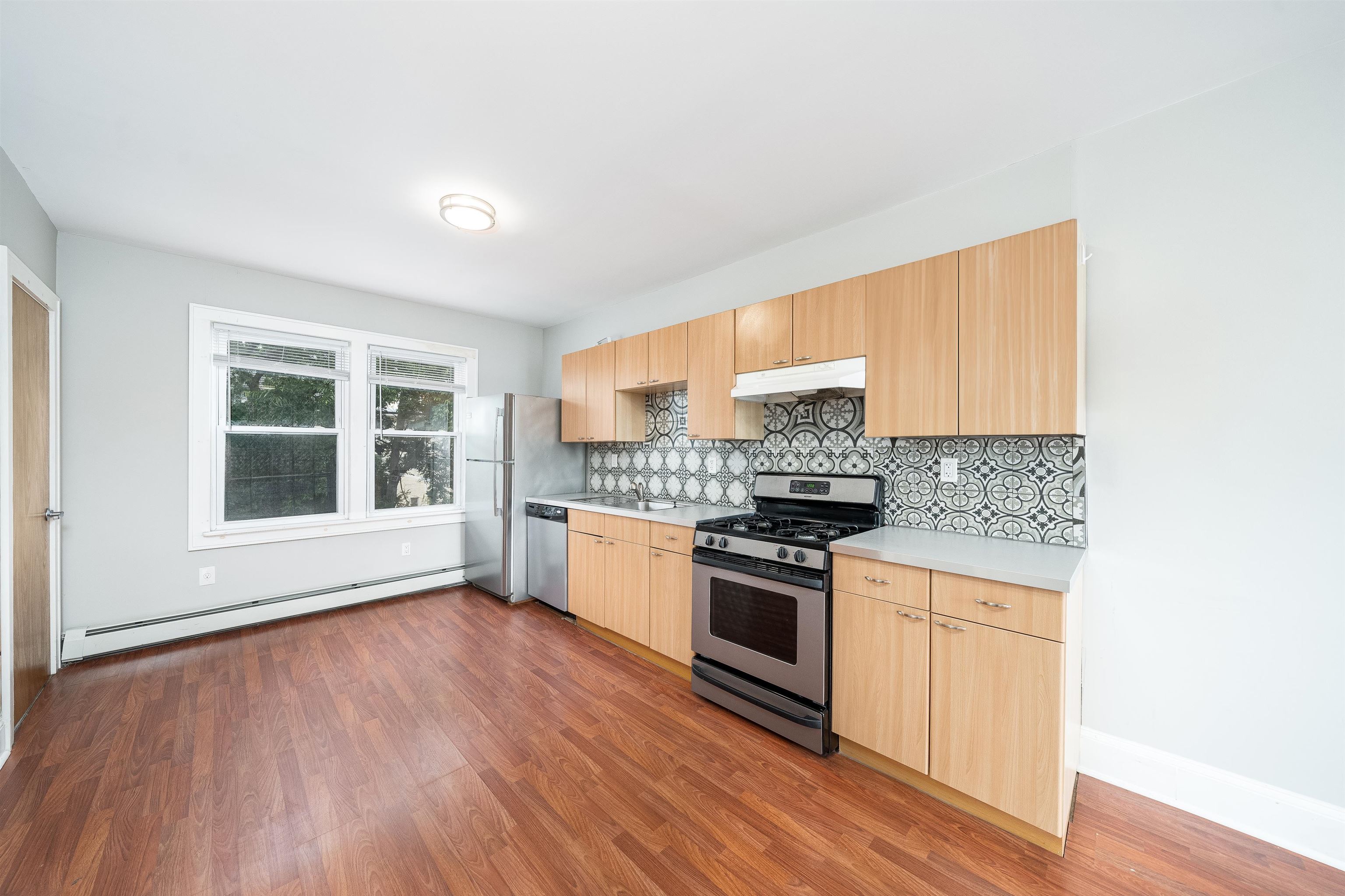 213 OGDEN AVE Unit: 2