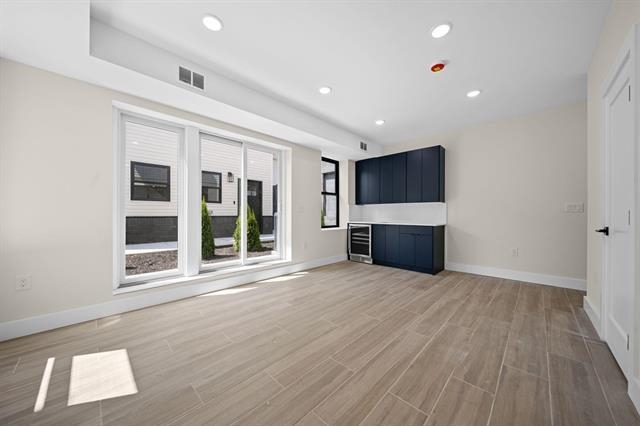 27 GRAHAM ST Unit: 1