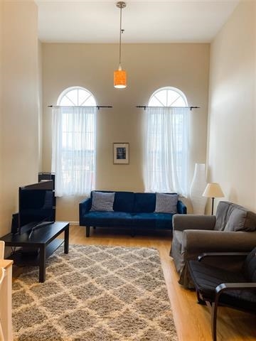 420 MONROE ST Unit: 4R