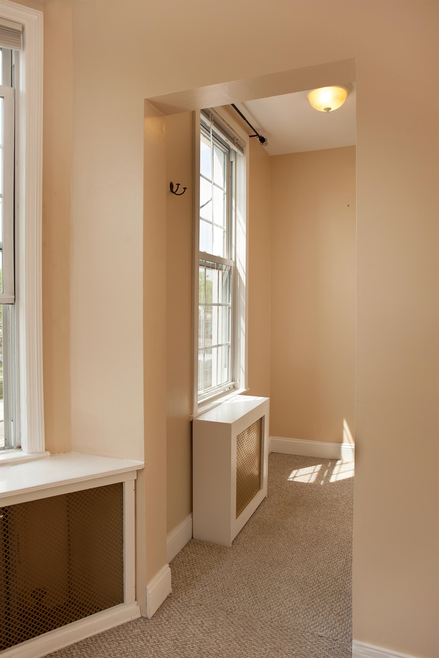 384 WEBSTER AVE Unit: 2