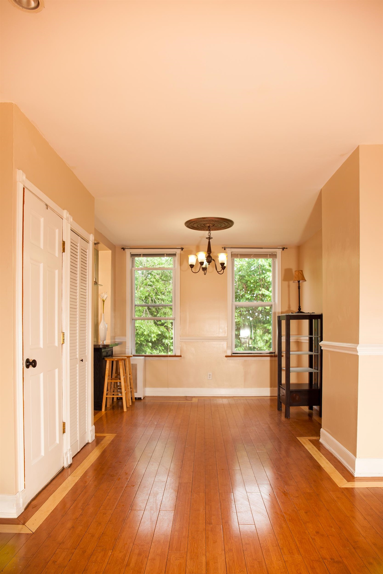 384 WEBSTER AVE Unit: 2